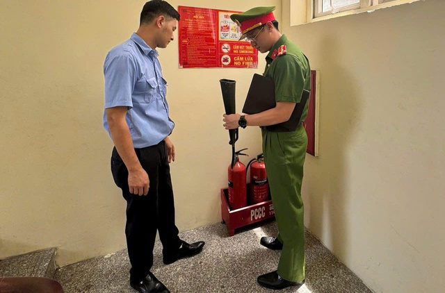 Bảo đảm an toàn PCCC phục vụ các kỳ thi - Ảnh 2. Bảo đảm an toàn PCCC phục vụ các kỳ thi - Ảnh 2.