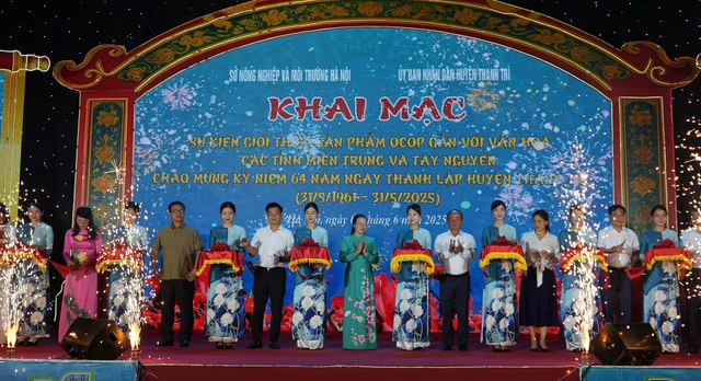 Giới thiệu hơn 1.000 đặc sản 3 miền tại huyện Thanh Trì- Ảnh 1. Giới thiệu hơn 1.000 đặc sản 3 miền tại huyện Thanh Trì- Ảnh 1.
