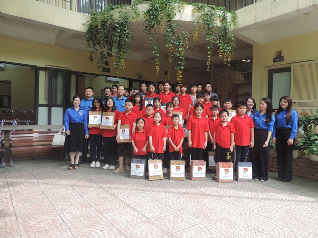 Khởi động chiến dịch Thanh niên tình nguyện hè năm 2025- Ảnh 2. Khởi động chiến dịch Thanh niên tình nguyện hè năm 2025- Ảnh 2.