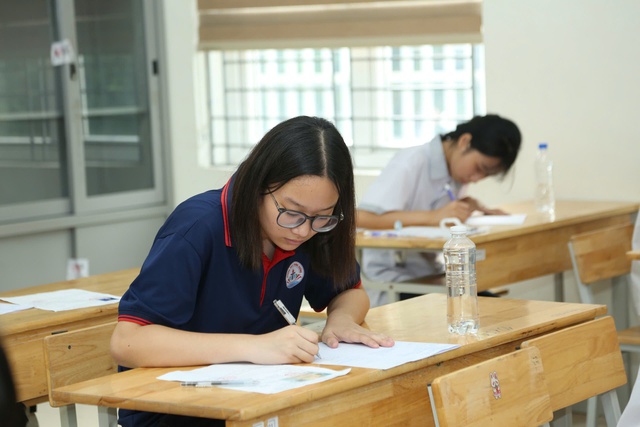 Hà Nội: Không có thí sinh vi phạm quy chế thi ở môn Ngữ văn- Ảnh 3. Hà Nội: Không có thí sinh vi phạm quy chế thi ở môn Ngữ văn- Ảnh 3.