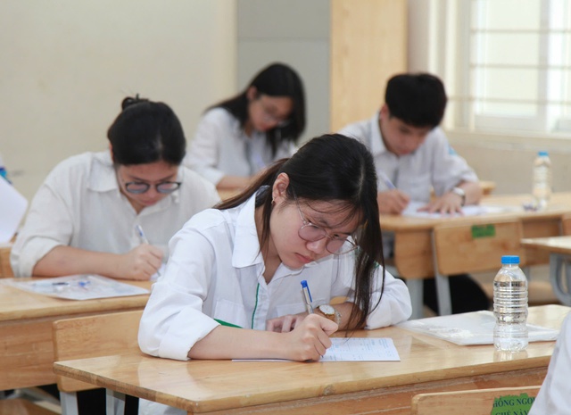 Hà Nội: Không có thí sinh vi phạm quy chế thi ở môn Ngữ văn- Ảnh 1. Hà Nội: Không có thí sinh vi phạm quy chế thi ở môn Ngữ văn- Ảnh 1.