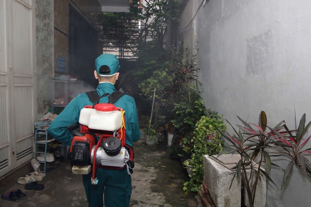 Dịch bệnh giảm nhiệt, người dân không lơ là các biện pháp phòng chống- Ảnh 1. Dịch bệnh giảm nhiệt, người dân không lơ là các biện pháp phòng chống- Ảnh 1.