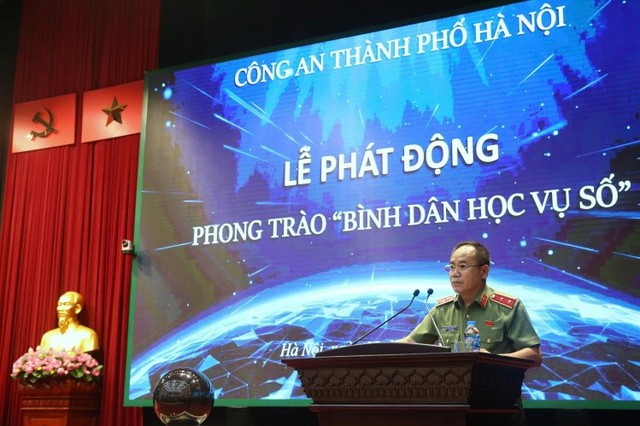 Công an Hà Nội phát động phong trào 'Bình dân học vụ số'- Ảnh 1. Công an Hà Nội phát động phong trào 'Bình dân học vụ số'- Ảnh 1.