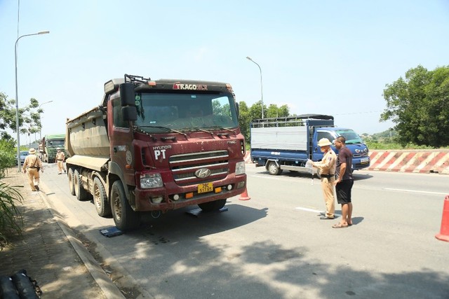 Hà Nội: Xử lý hơn 7.200 trường hợp vi phạm giao thông từ đầu tháng 7- Ảnh 1. Hà Nội: Xử lý hơn 7.200 trường hợp vi phạm giao thông từ đầu tháng 7- Ảnh 1.