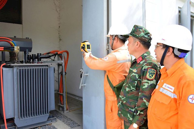 Bảo đảm nguồn điện cho các hoạt động kỷ niệm 80 năm Cách mạng Tháng Tám và Quốc khánh 2/9- Ảnh 1. Bảo đảm nguồn điện cho các hoạt động kỷ niệm 80 năm Cách mạng Tháng Tám và Quốc khánh 2/9- Ảnh 1.