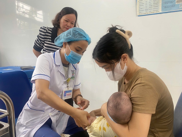 Kiểm tra, giám sát hoạt động tiêm chủng thường xuyên tại cơ sở- Ảnh 2.