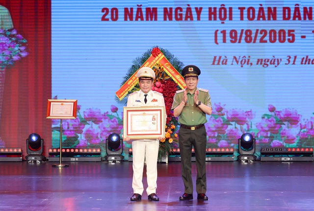 Công an TP. Hà Nội tổ chức lễ kỷ niệm 80 năm Ngày truyền thống- Ảnh 3. Công an TP. Hà Nội tổ chức lễ kỷ niệm 80 năm Ngày truyền thống- Ảnh 3.