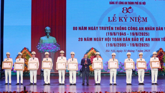 Công an TP. Hà Nội tổ chức lễ kỷ niệm 80 năm Ngày truyền thống- Ảnh 2. Công an TP. Hà Nội tổ chức lễ kỷ niệm 80 năm Ngày truyền thống- Ảnh 2.