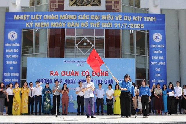 Mít tinh hưởng ứng ngày Dân số thế giới 11/7- Ảnh 1. Mít tinh hưởng ứng ngày Dân số thế giới 11/7- Ảnh 1.