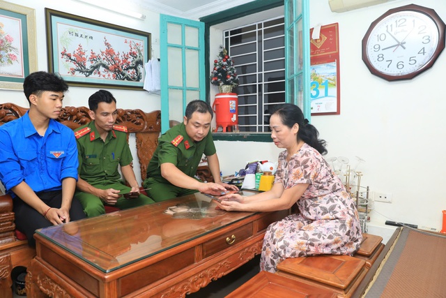 Tiếp tục phát triển khoa học, công nghệ, chuyển đổi số- Ảnh 1. Tiếp tục phát triển khoa học, công nghệ, chuyển đổi số- Ảnh 1.