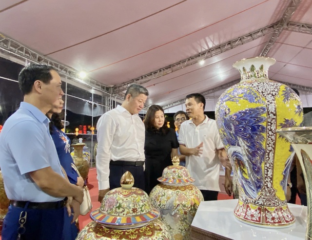 Khai mạc hội chợ hàng lưu niệm, quà tặng Thủ đô năm 2025- Ảnh 2.
