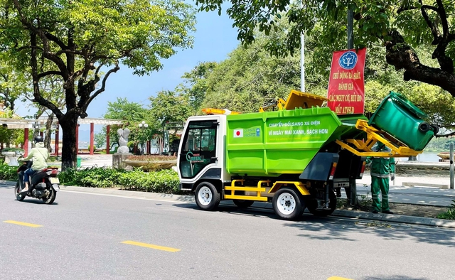 Hà Nội lấy ý kiến về dự thảo tăng phí thu gom rác- Ảnh 1.