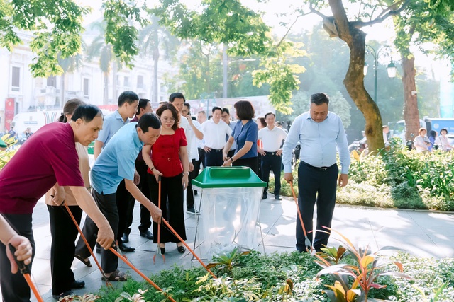 Mỗi người dân Thủ đô là một 'chiến sĩ môi trường'- Ảnh 2.