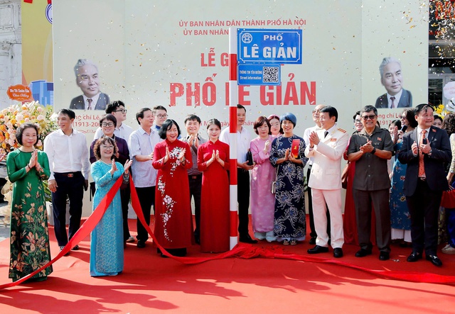 Hà Nội: Gắn biển tên 2 tuyến phố Lê Giản và Bạch Thành Phong- Ảnh 2.