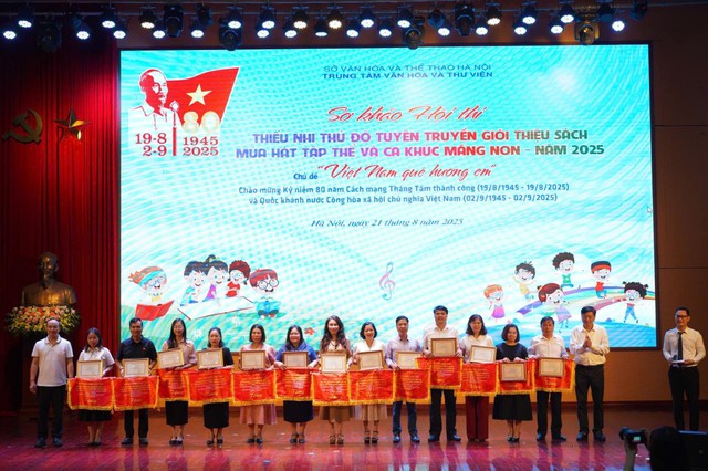 Gần 7.000 thiếu nhi Thủ đô hân hoan ‘Việt Nam quê hương em’- Ảnh 1. Gần 7.000 thiếu nhi Thủ đô hân hoan ‘Việt Nam quê hương em’- Ảnh 1.