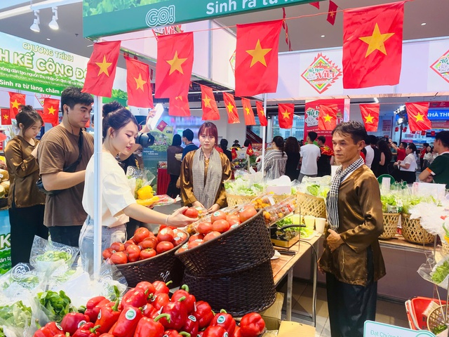 Khai mạc Lễ hội ‘Tự hào đặc sản Việt’ 2025- Ảnh 3. Khai mạc Lễ hội ‘Tự hào đặc sản Việt’ 2025- Ảnh 3.