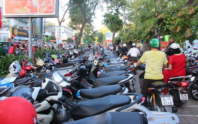 Hà Nội bố trí nhiều điểm trông giữ xe phục vụ lễ kỷ niệm 80 năm Quốc khánh 2/9- Ảnh 1. Hà Nội bố trí nhiều điểm trông giữ xe phục vụ lễ kỷ niệm 80 năm Quốc khánh 2/9- Ảnh 1.