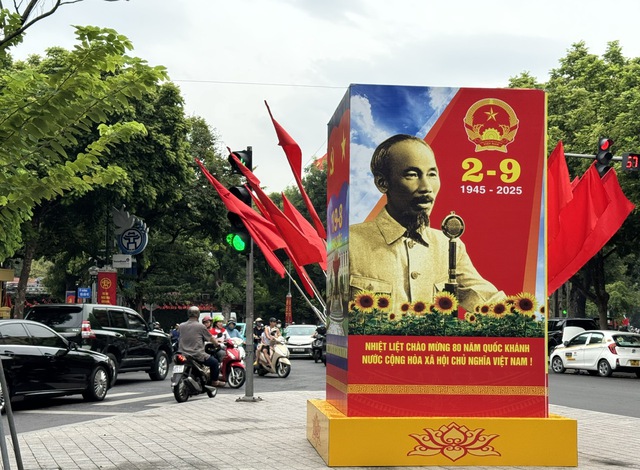 Hà Nội tổ chức đợt cao điểm tuyên truyền Đại hội Đảng bộ lần thứ XVIII- Ảnh 1. Hà Nội tổ chức đợt cao điểm tuyên truyền Đại hội Đảng bộ lần thứ XVIII- Ảnh 1.