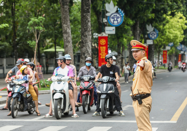 Hà Nội: Điều chỉnh thời gian phân luồng giao thông phục vụ Tổng hợp luyện lần 2 - Ảnh 1. Hà Nội: Điều chỉnh thời gian phân luồng giao thông phục vụ Tổng hợp luyện lần 2 - Ảnh 1.