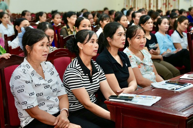 Tìm giải pháp bảo vệ sinh kế cho người dân chịu ảnh hưởng từ thiên tai- Ảnh 2. Tìm giải pháp bảo vệ sinh kế cho người dân chịu ảnh hưởng từ thiên tai- Ảnh 2.