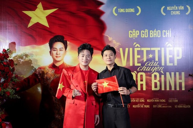 ‘Viết tiếp câu chuyện hòa bình’- Lan tỏa khát vọng và tình yêu quê hương đất nước qua tiếng hát Tùng Dương- Ảnh 1.
