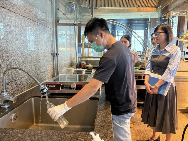 Chủ động, quyết liệt bảo vệ sức khỏe người dân dịp lễ A80- Ảnh 2.