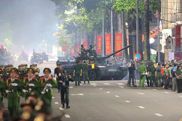 Cấm đường tại một số tuyến phố Hà Nội để phục vụ Tổng duyệt diễu binh, diễu hành- Ảnh 1. Cấm đường tại một số tuyến phố Hà Nội để phục vụ Tổng duyệt diễu binh, diễu hành- Ảnh 1.