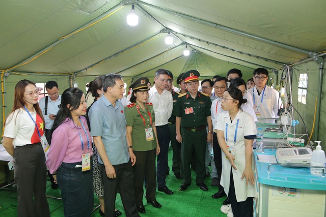 Thứ trưởng Bộ Y tế Trần Văn Thuấn kiểm tra công tác y tế phục vụ sự kiện A80- Ảnh 1. Thứ trưởng Bộ Y tế Trần Văn Thuấn kiểm tra công tác y tế phục vụ sự kiện A80- Ảnh 1.
