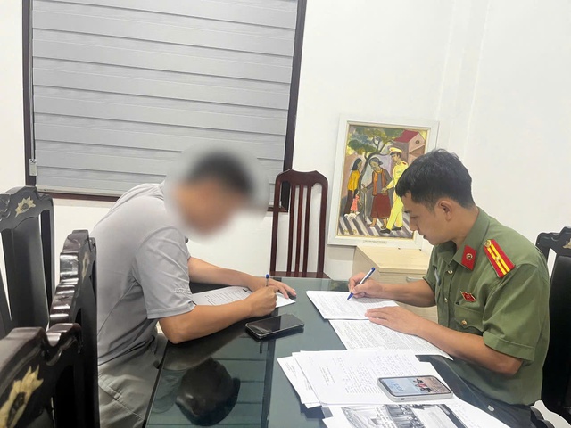 Xử lý đối tượng đưa tin sai sự thật về 'biểu tình đòi phát vé' tại Nhà hát Lớn Hà Nội- Ảnh 1. Xử lý đối tượng đưa tin sai sự thật về 'biểu tình đòi phát vé' tại Nhà hát Lớn Hà Nội- Ảnh 1.