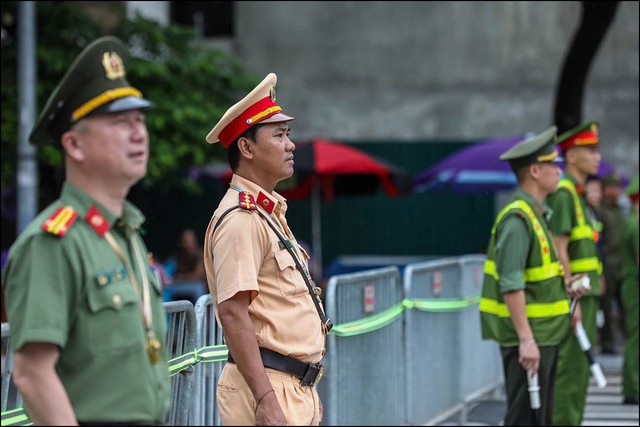 Hướng đi dành cho phương tiện và người đi bộ trong Lễ diễu binh, diễu hành- Ảnh 3. Hướng đi dành cho phương tiện và người đi bộ trong Lễ diễu binh, diễu hành- Ảnh 3.