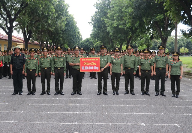 Toàn lực lượng Công an Thủ đô quyết tâm cao nhất bảo đảm an ninh, trật tự Lễ kỷ niệm A80- Ảnh 3. Toàn lực lượng Công an Thủ đô quyết tâm cao nhất bảo đảm an ninh, trật tự Lễ kỷ niệm A80- Ảnh 3.