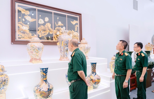 Không gian Truyền thống và Sáng tạo Hà Nội thu hút hàng nghìn khách tham quan- Ảnh 4. Không gian Truyền thống và Sáng tạo Hà Nội thu hút hàng nghìn khách tham quan- Ảnh 4.