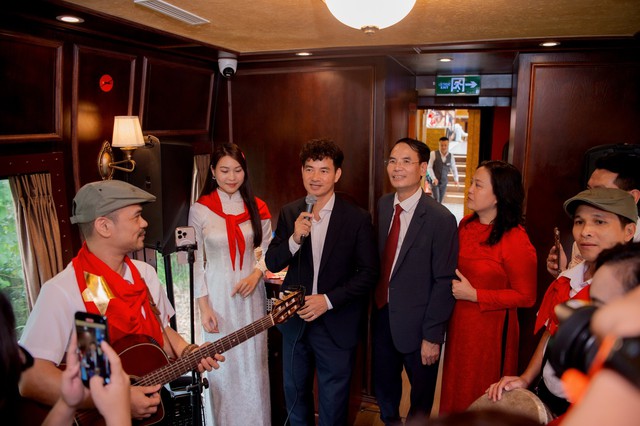 ‘The Hanoi Train - Hà Nội 5 Cửa Ô’- kết nối di sản văn hóa, du lịch- Ảnh 1. ‘The Hanoi Train - Hà Nội 5 Cửa Ô’- kết nối di sản văn hóa, du lịch- Ảnh 1.