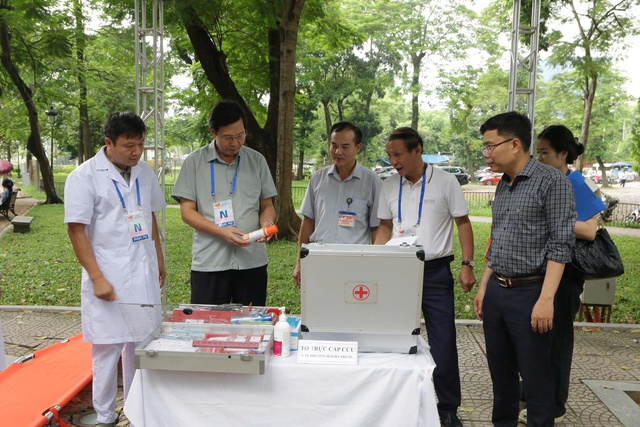 Kiểm tra công tác y tế trước ngày diễn ra đại lễ- Ảnh 1. Kiểm tra công tác y tế trước ngày diễn ra đại lễ- Ảnh 1.