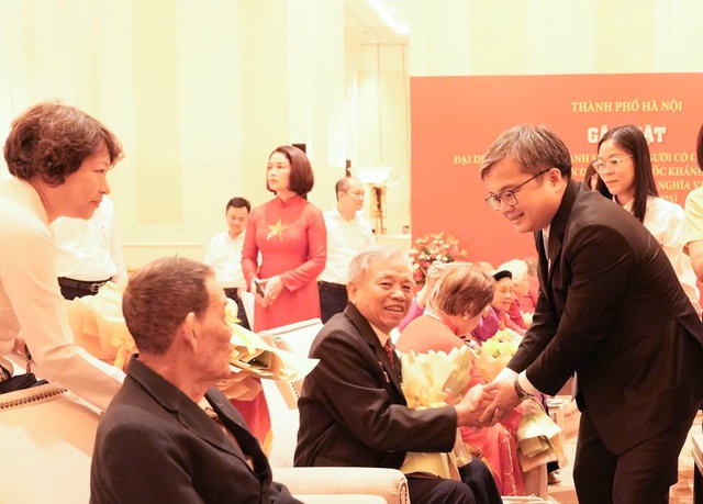 Hà Nội gặp mặt, tri ân Mẹ Việt Nam Anh hùng, Người có công với cách mạng- Ảnh 4. Hà Nội gặp mặt, tri ân Mẹ Việt Nam Anh hùng, Người có công với cách mạng- Ảnh 4.