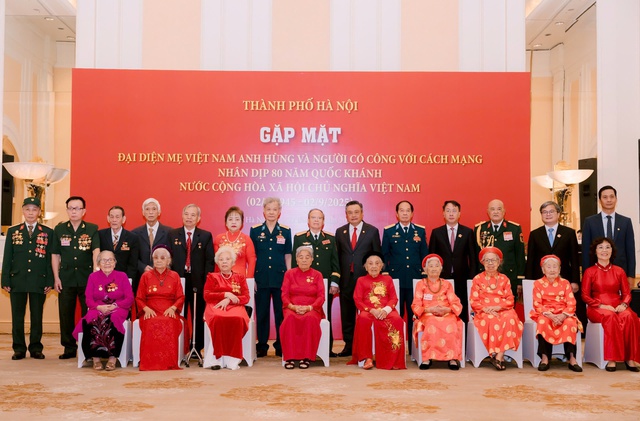 Hà Nội gặp mặt, tri ân Mẹ Việt Nam Anh hùng, Người có công với cách mạng- Ảnh 5. Hà Nội gặp mặt, tri ân Mẹ Việt Nam Anh hùng, Người có công với cách mạng- Ảnh 5.