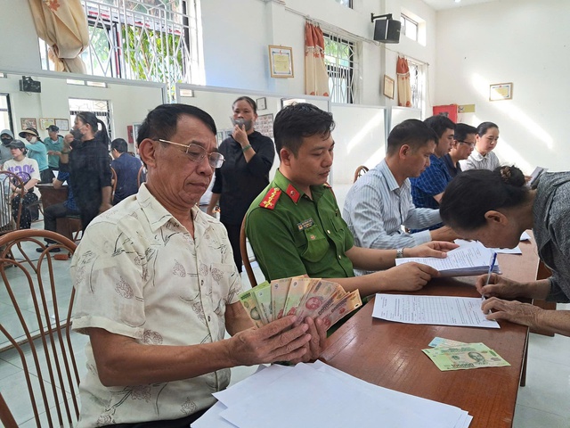 Hà Nội đồng loạt triển khai trao quà Tết Độc lập đến người dân- Ảnh 1. Hà Nội đồng loạt triển khai trao quà Tết Độc lập đến người dân- Ảnh 1.