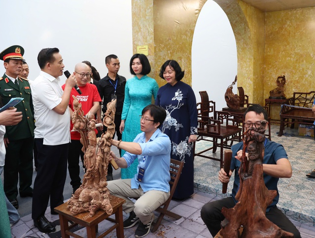 Lãnh đạo Hà Nội tham quan không gian “Truyền thống và Sáng tạo” Thủ đô- Ảnh 3. Lãnh đạo Hà Nội tham quan không gian “Truyền thống và Sáng tạo” Thủ đô- Ảnh 3.