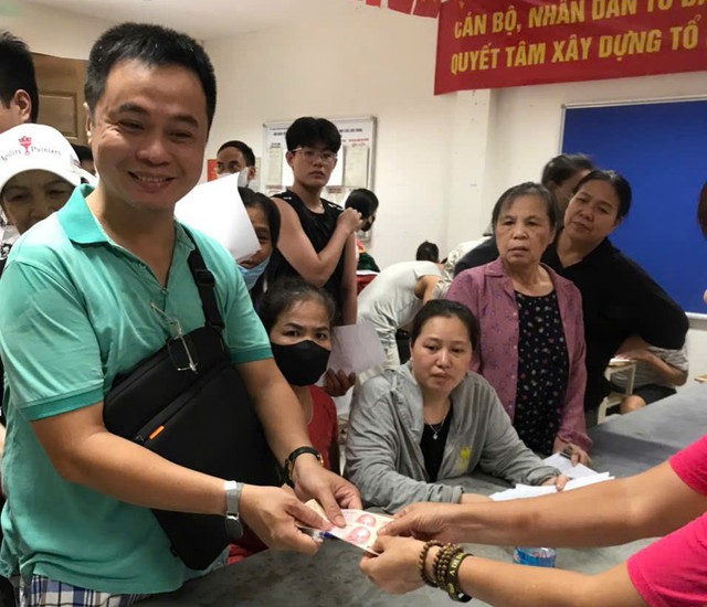 Hà Nội đồng loạt triển khai trao quà Tết Độc lập đến người dân- Ảnh 4. Hà Nội đồng loạt triển khai trao quà Tết Độc lập đến người dân- Ảnh 4.