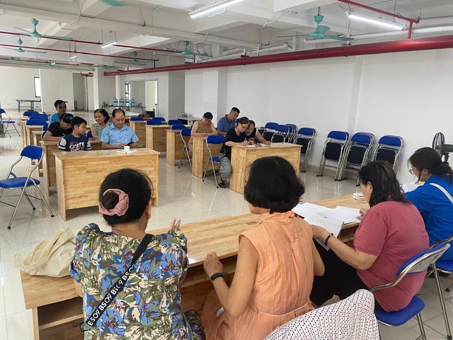 Hà Nội đồng loạt triển khai trao quà Tết Độc lập đến người dân- Ảnh 3. Hà Nội đồng loạt triển khai trao quà Tết Độc lập đến người dân- Ảnh 3.