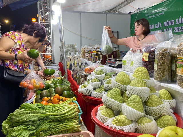 Khai mạc Tuần hàng trái cây và nông sản các tỉnh, thành phố năm 2025- Ảnh 2. Khai mạc Tuần hàng trái cây và nông sản các tỉnh, thành phố năm 2025- Ảnh 2.