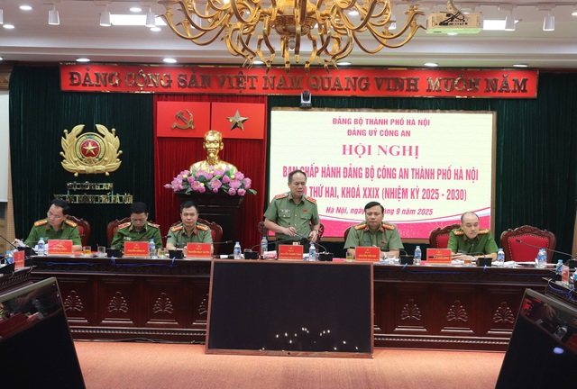 Công an Hà Nội phát huy vai trò nêu gương, đoàn kết để hoàn thành xuất sắc nhiệm vụ- Ảnh 2.