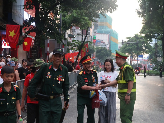 Chuyện kể phía sau thành công trong công tác bảo đảm an toàn tuyệt đối nhiệm vụ A80- Ảnh 9. Chuyện kể phía sau thành công trong công tác bảo đảm an toàn tuyệt đối nhiệm vụ A80- Ảnh 9.