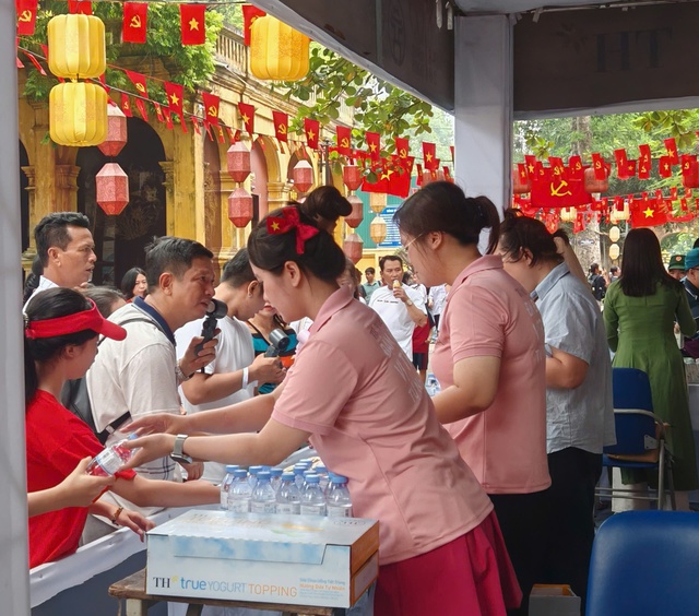 Hà Nội đón gần 2,1 triệu lượt khách dịp Quốc khánh- Ảnh 9. Hà Nội đón gần 2,1 triệu lượt khách dịp Quốc khánh- Ảnh 9.