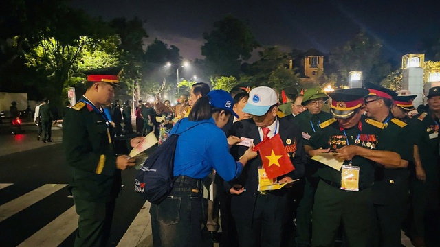 Sức trẻ tình nguyện đồng hành cùng Lễ kỷ niệm diễu binh, diễu hành A80- Ảnh 7. Sức trẻ tình nguyện đồng hành cùng Lễ kỷ niệm diễu binh, diễu hành A80- Ảnh 7.