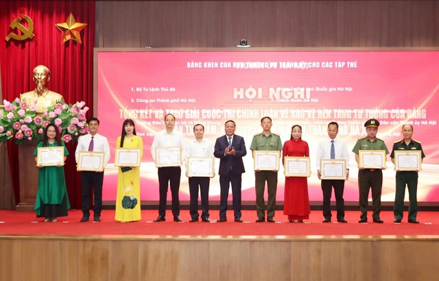 Trao giải Cuộc thi chính luận về bảo vệ nền tảng tư tưởng của Đảng tại Hà Nội- Ảnh 1. Trao giải Cuộc thi chính luận về bảo vệ nền tảng tư tưởng của Đảng tại Hà Nội- Ảnh 1.
