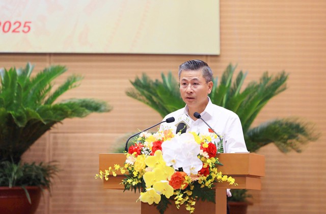 Hà Nội hỗ trợ 70% lãi suất vay vốn đầu tư xe buýt điện, năng lượng xanh- Ảnh 1.