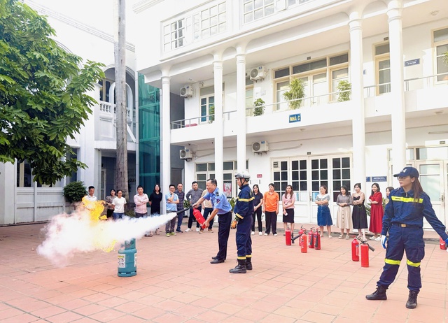 Hà Nội hưởng ứng ‘Ngày toàn dân phòng cháy, chữa cháy’- Ảnh 1.