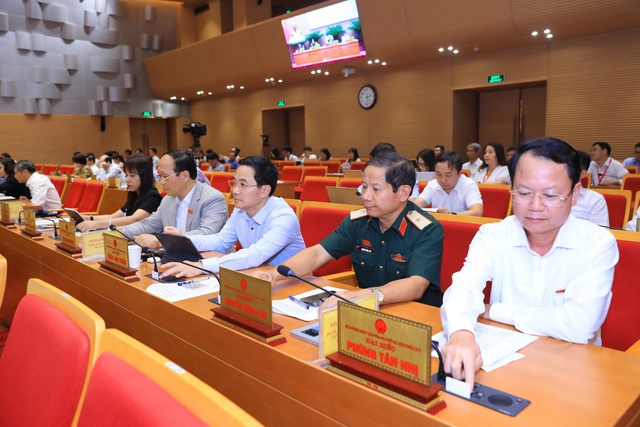 HĐND Hà Nội thông qua quy định hoạt động thử nghiệm có kiểm soát - Ảnh 1.