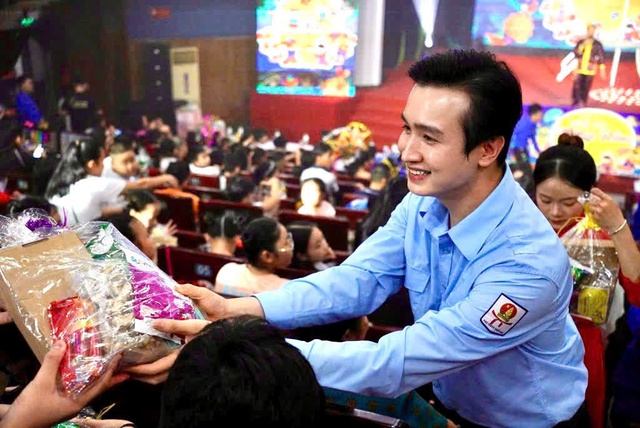 Trung thu ấm áp- Tết đoàn viên của trẻ thơ- Ảnh 1.